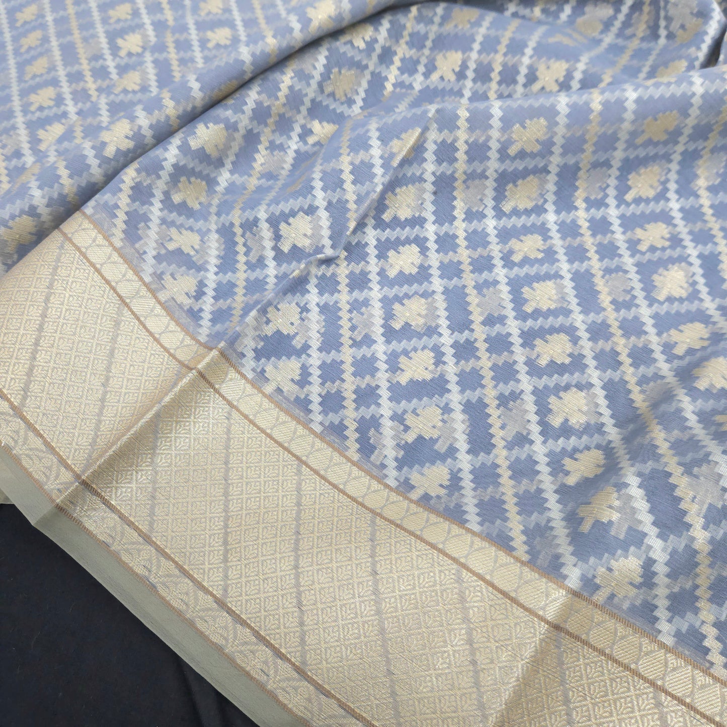 Grey Kohra Saree